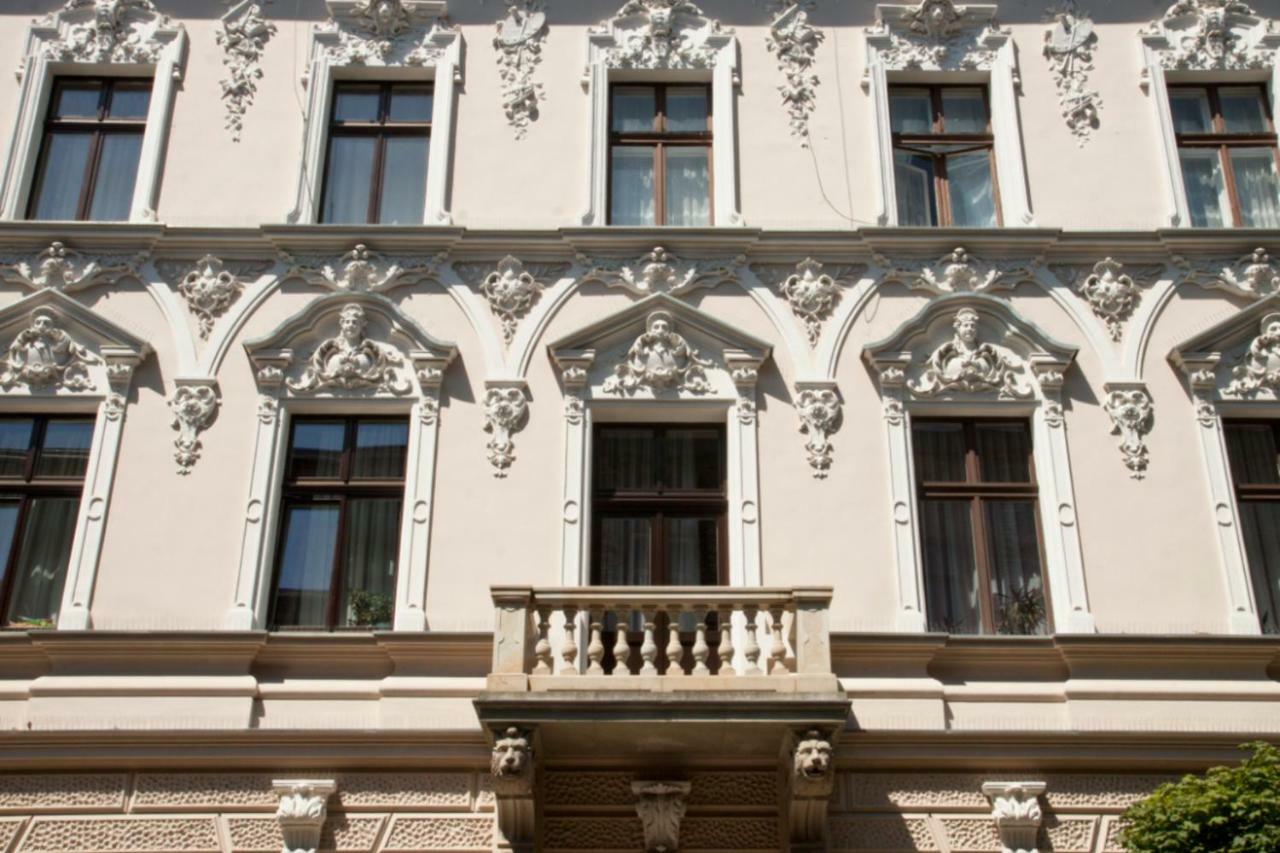 Quiet Loft Michalowskiego Street Apartment Krakow