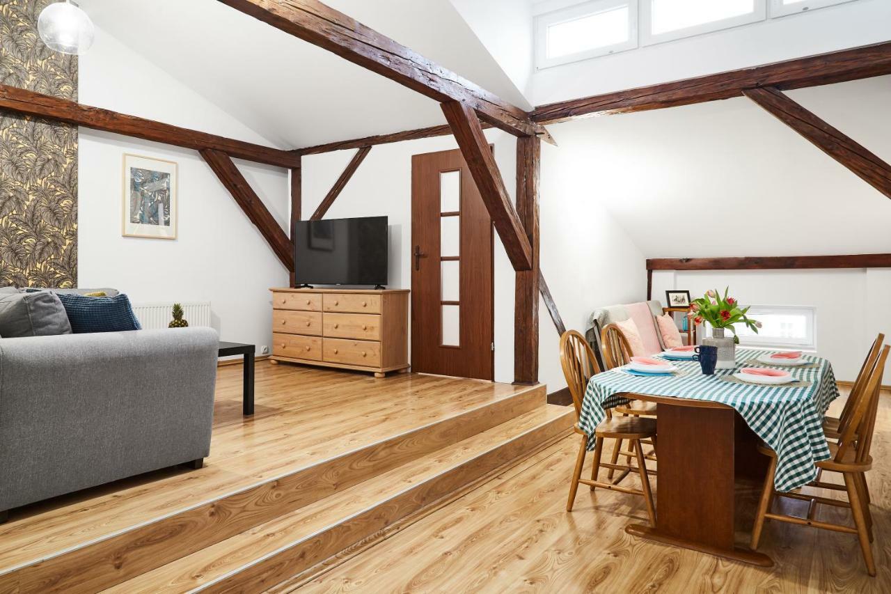 Quiet Loft Michalowskiego Street Apartment *